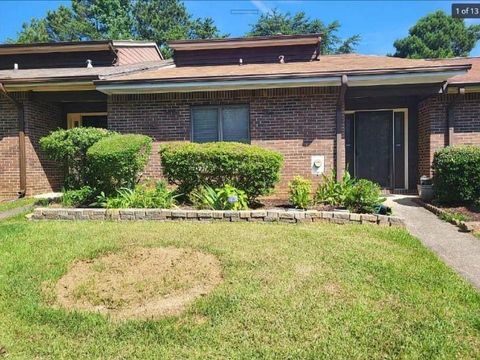 Photo of 1481 Stoneleigh Circle, Stone Mountain, GA 30088 (MLS # 7626852)