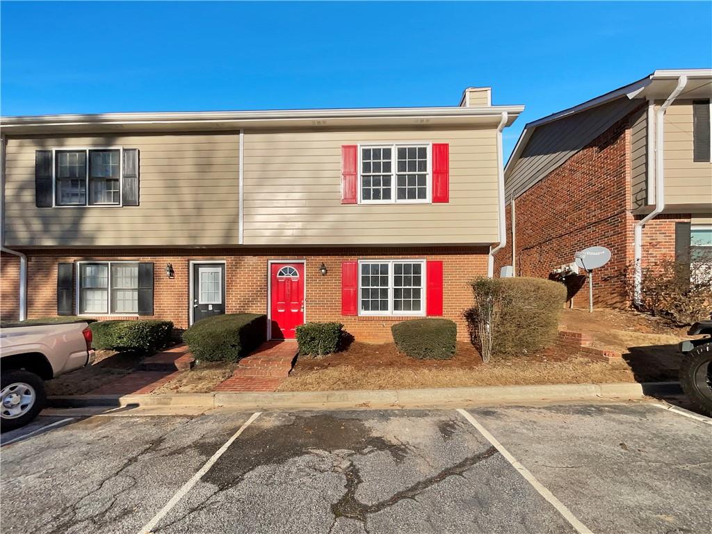 This beautiful 2-bedroom, 2.5 -bathroom condo is a must see! This home features a spacious Family room with fireplace, kitchen with solid surface countertops, and separate dining room on the main level. The upstairs features 2 large bedrooms and 2 full bathrooms. Located right across the street from Briscoe Park.