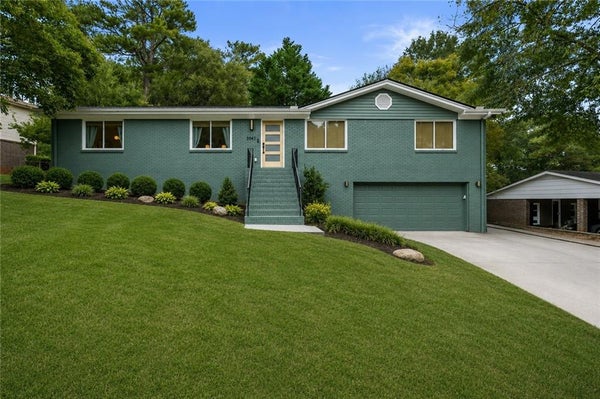 3941 LAKE DR SE, SMYRNA, GA 30082 - Image 5c1a39b4a4bc14f226ca9ff74e98cc8e/3315235110