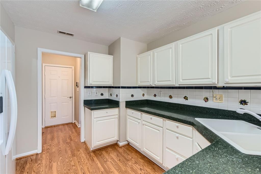 534 Creekstone Drive, Jonesboro, Georgia image 11