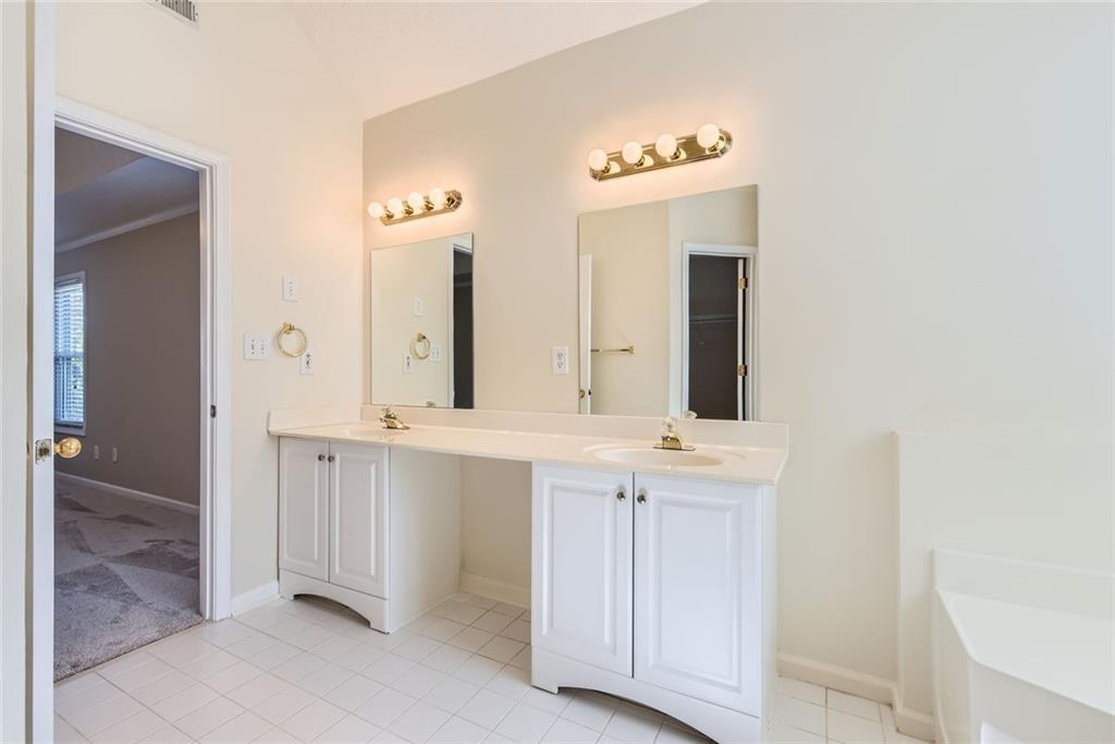 534 Creekstone Drive, Jonesboro, Georgia image 21