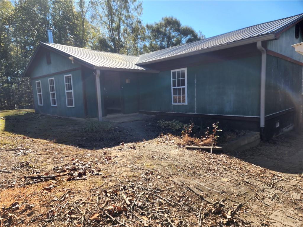 1048 Seals Road
