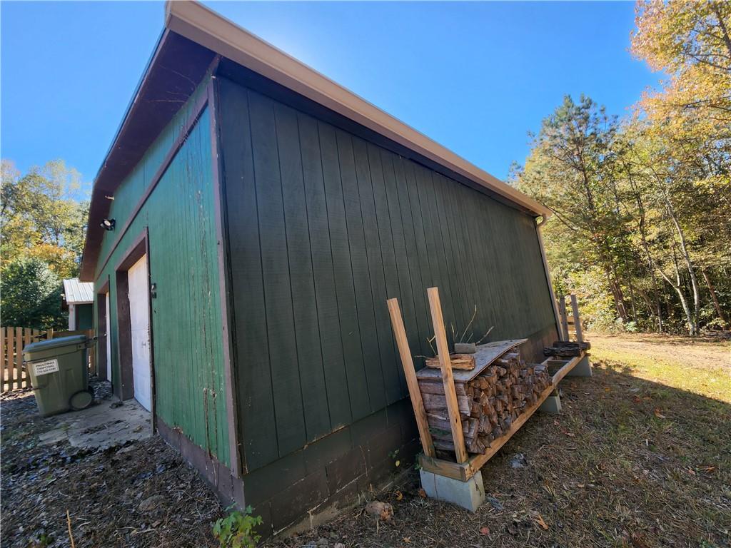 1048 Seals Road