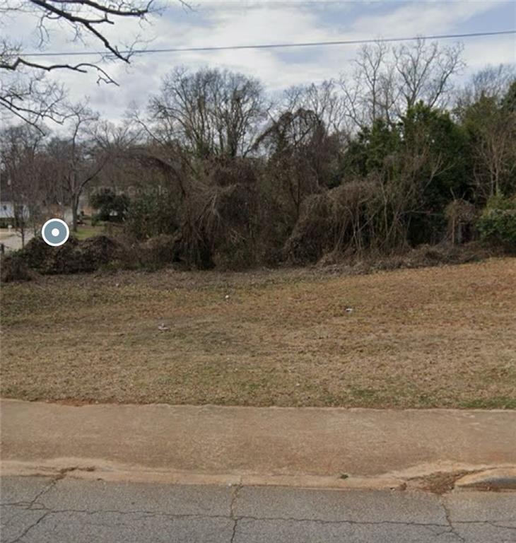 3 lots available for sale on N Second Street in Griffin, Ga. Close to the charming downtown filled with beloved local businesses.
Perfect for investors or individuals looking for a place for their next project.
Lots include 321, 325, and 329 N Second Street.
Feel free to reach out regarding area statistics, building restrictions, or any other concerns.