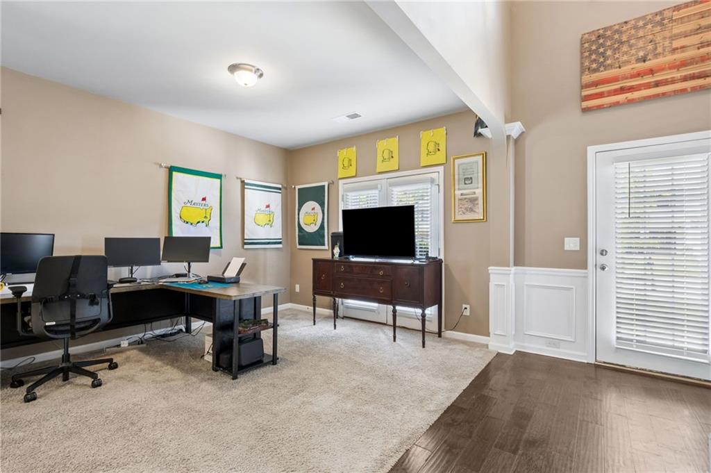 5943 Lexington Way