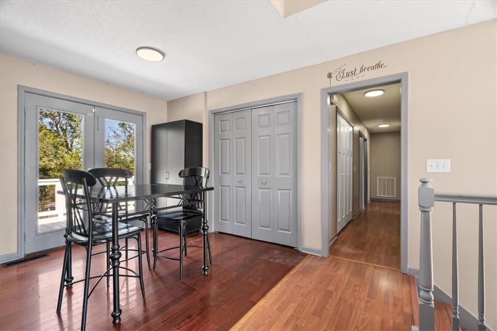 132 Pin Oak Lane SE