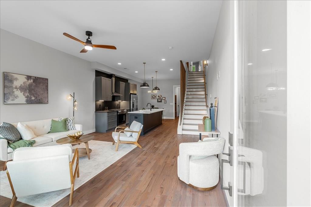 458 Connally Street SE