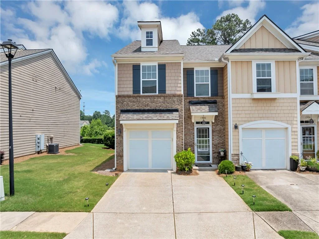 1936 Lakeshore Overlook Circle NW