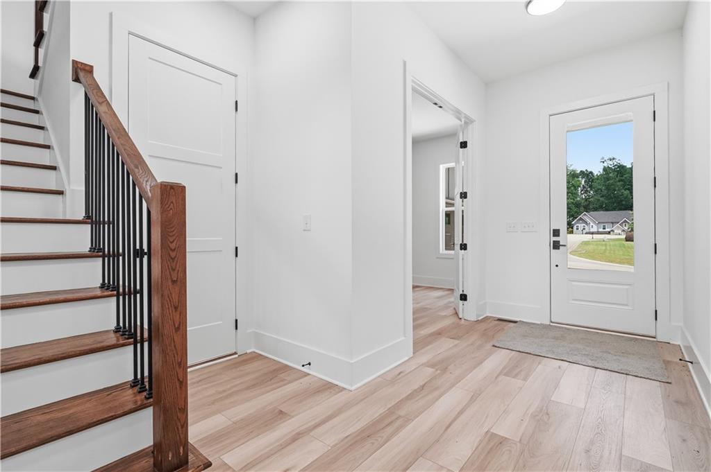 5676 MEADOW VIEW Drive