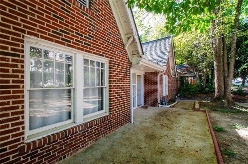 17 Peachtree Avenue NE