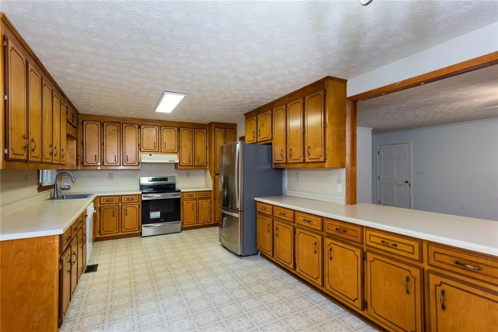 Covington, Georgia 30016, United States, 3 Bedrooms Bedrooms, ,2 BathroomsBathrooms,Residential,Active,215583