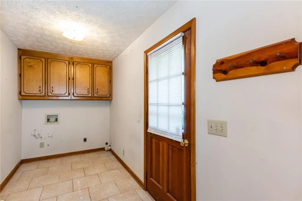 Covington, Georgia 30016, United States, 3 Bedrooms Bedrooms, ,2 BathroomsBathrooms,Residential,Active,215583