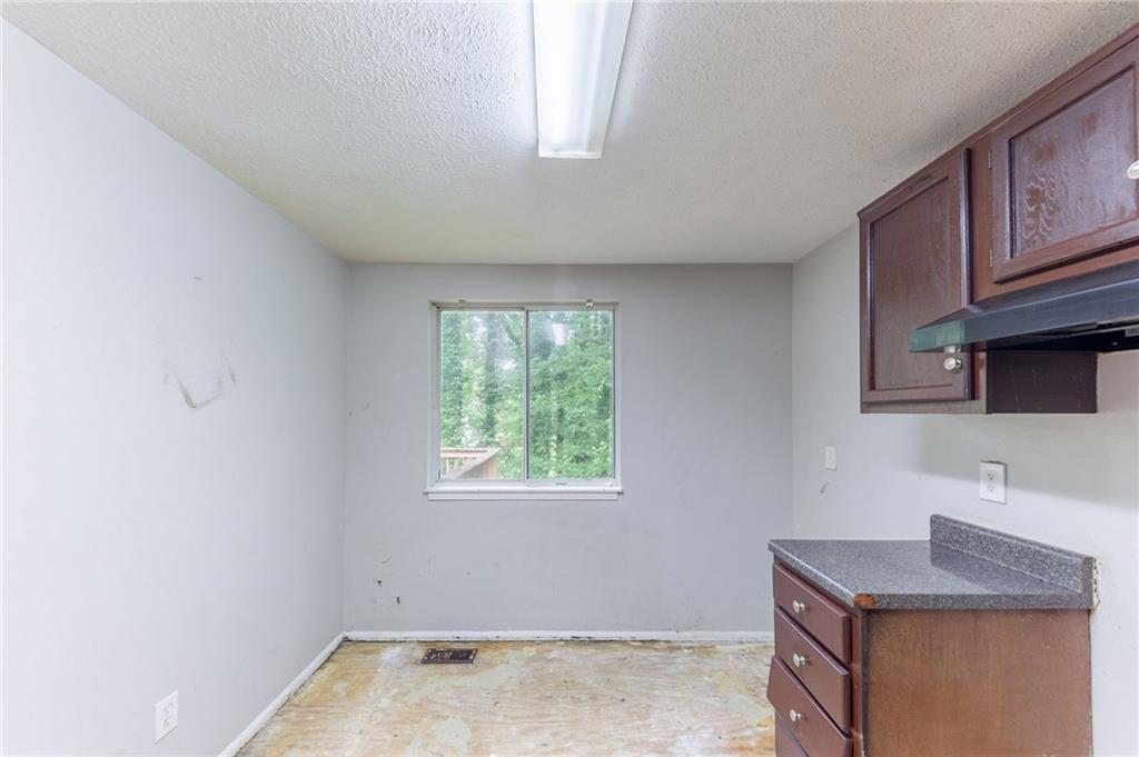 1060 S Millard Way, Stone Mountain, Georgia image 4