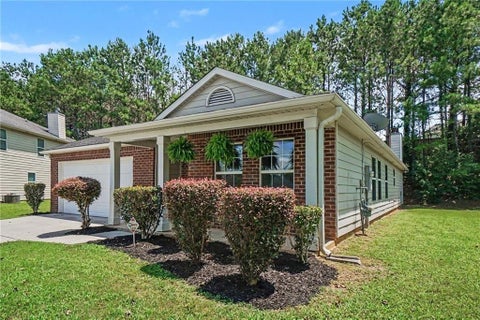 Homes For Sale - 460 Pinevale Court<br/> Atlanta, GA 30349