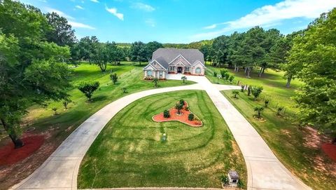 100 Marshas Vineyard Hampton GA 30228