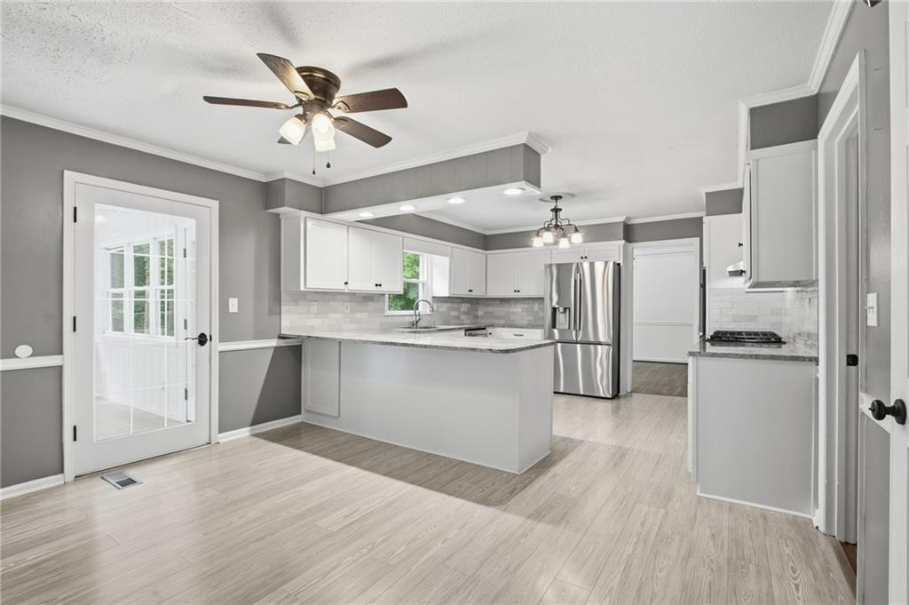 2033 Hessian Court