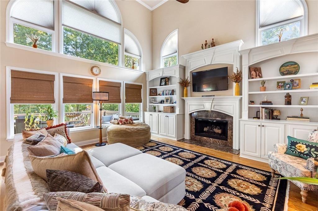 GLEN BROOKE - Residential