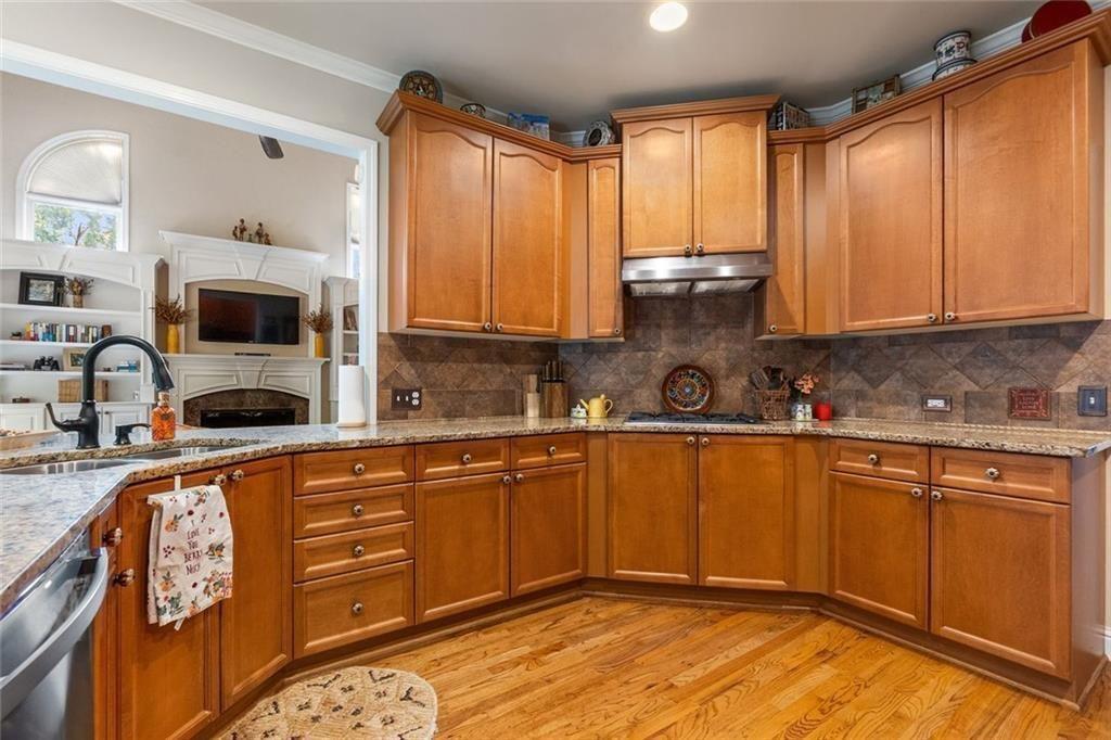 GLEN BROOKE - Residential