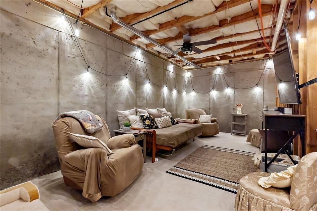 GLEN BROOKE - Residential