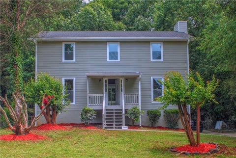 Homes For Sale - 3858 Trenton Dr Dr<br/> Snellville, GA 30039