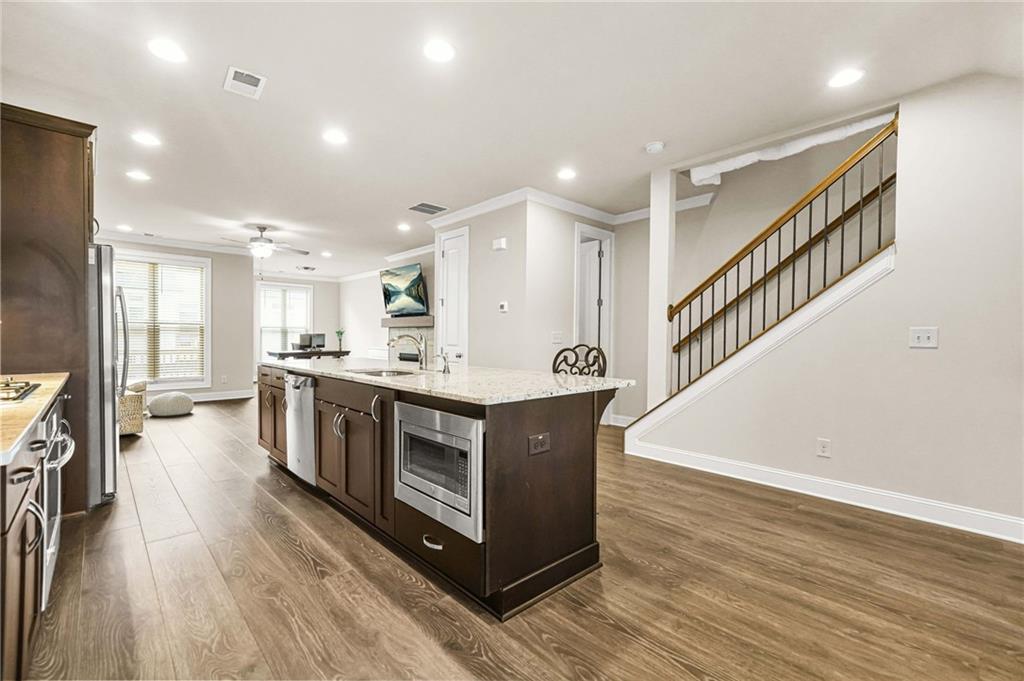 2207 Parkside Glen View