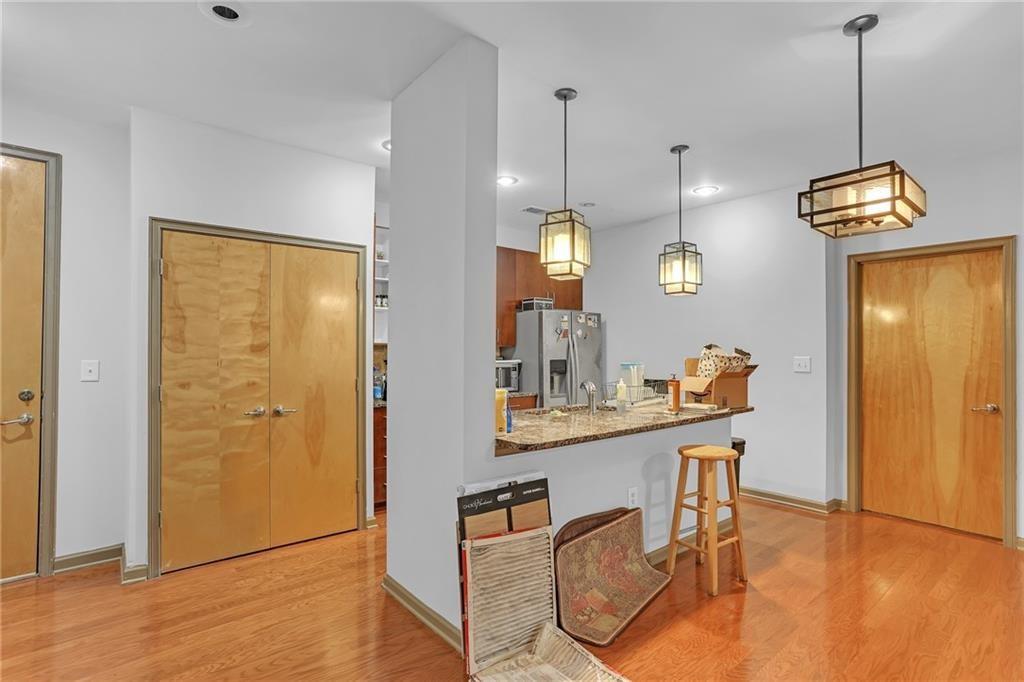 898 Oak Street SW 3227