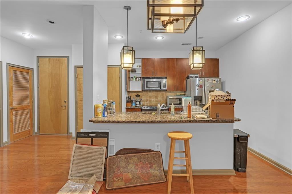 898 Oak Street SW 3227