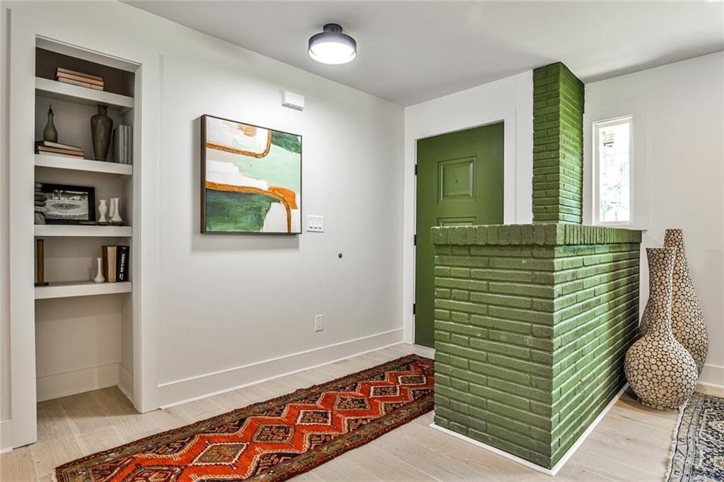 2568 Laurelwood Road