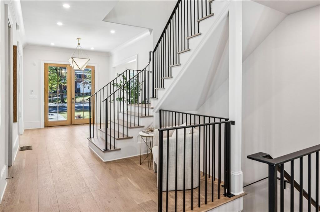 654 Elkmont Drive NE