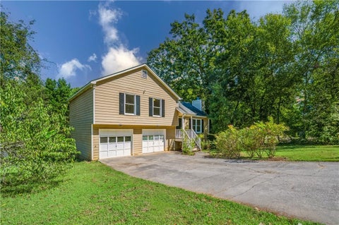Homes For Sale - 4234 Apache Drive<br/> Acworth, GA 30102