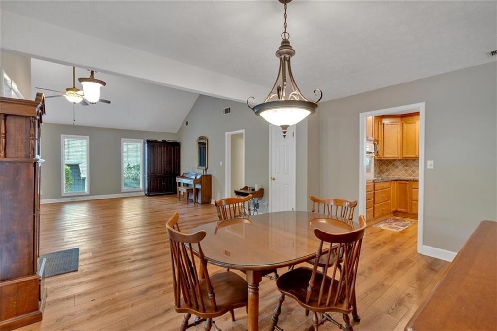 30 Sweetwood Court, Roswell, Georgia image 7