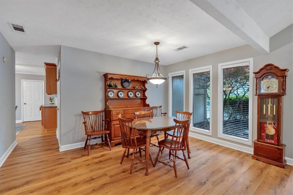 30 Sweetwood Court, Roswell, Georgia image 5