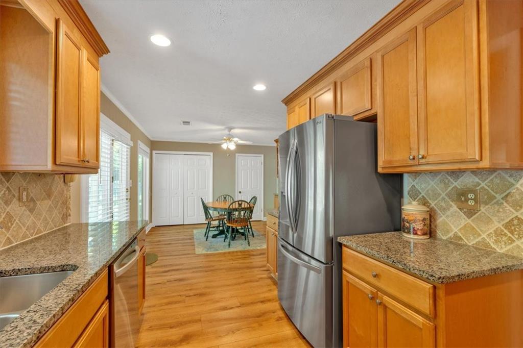 30 Sweetwood Court, Roswell, Georgia image 10