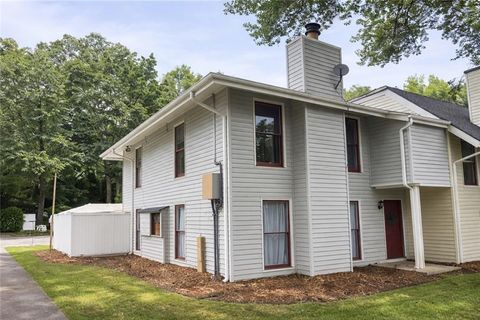 Townhouse For Sale - 4312 Idlewood Lane<br/> Tucker, GA 30084