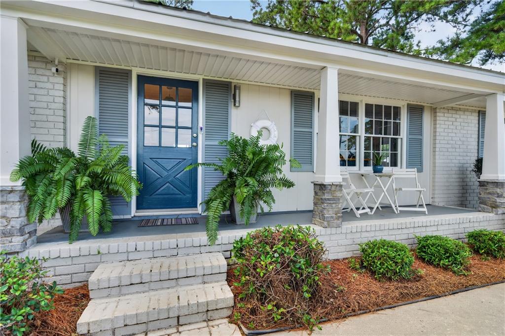 197 Lakeshore Circle