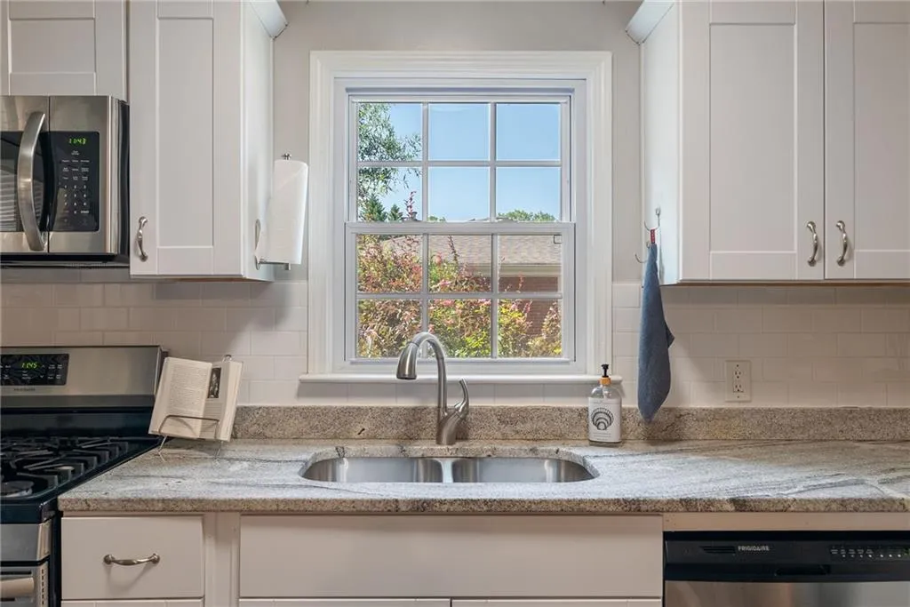 Marietta, Georgia 30067, United States, 2 Bedrooms Bedrooms, ,2 BathroomsBathrooms,Residential,Coming Soon,175303