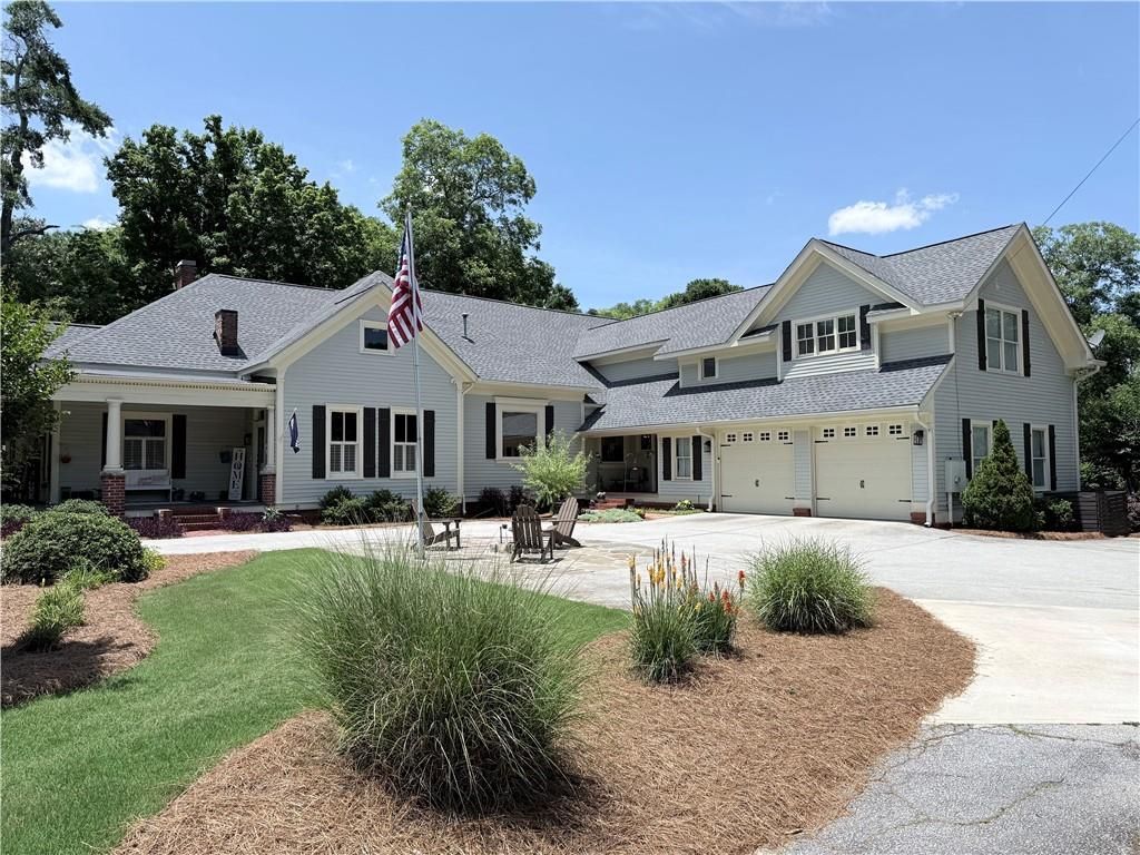 Photo of 1049 N Main Street NW, Conyers, GA 30012 (MLS # 7788083)