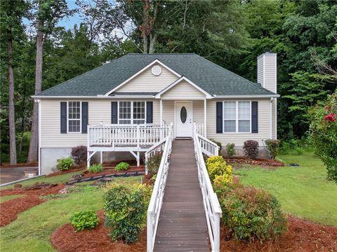 Homes For Sale - 7015 Bannister Park Lane<br/> Cumming, GA 30028