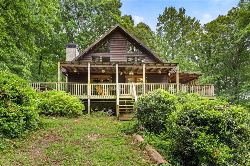 Incredible Jackson County opportunity! This property offer its next owner a chance to put their personal
touches at a fraction of the cost as a new build. The home has a open living plan with vaulted main level
ceilings. 2 bedrooms and 1 full bath on the main. Master suite is upstairs with a full bathroom and a large loft
area. Full unfinished basement provides the opportunity to add more living space. The homesite sits on the far
right side of the property line providing the opportunity to build a second home on the property. The 15 acres
is all very usable with a beautiful view of the surrounding farm land. Property is being sold as-is, Cash or
Conventional buyers only.