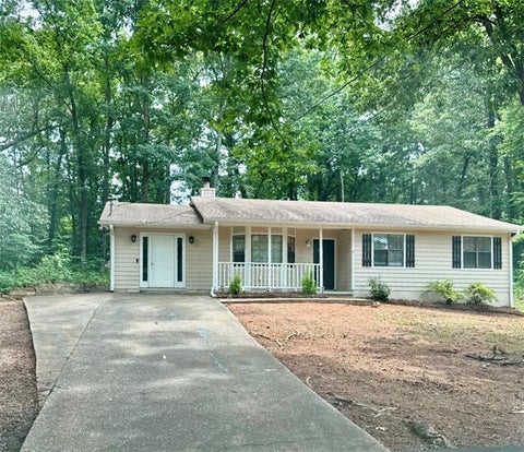 Homes For Sale - 108 Hilltop Circle<br/> Stockbridge, GA 30281