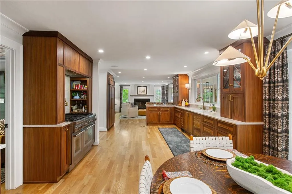 Smyrna, Georgia 30082, United States, 6 Bedrooms Bedrooms, ,5 BathroomsBathrooms,Residential,Active,113885