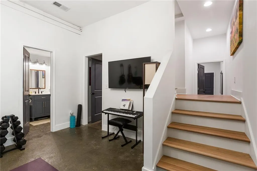 Smyrna, Georgia 30082, United States, 6 Bedrooms Bedrooms, ,5 BathroomsBathrooms,Residential,Active,113885