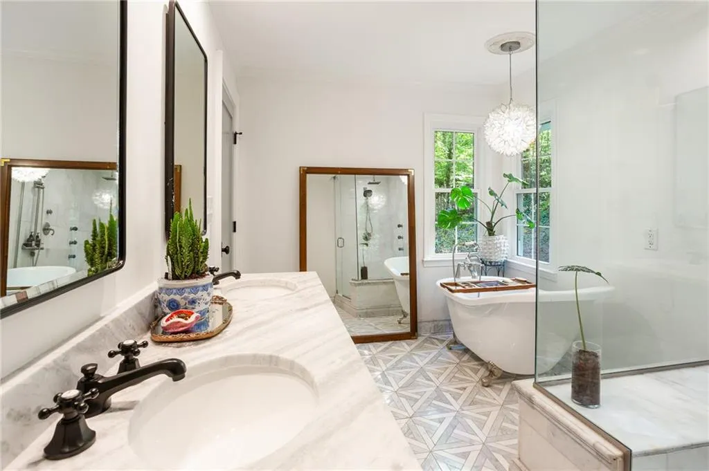 Smyrna, Georgia 30082, United States, 6 Bedrooms Bedrooms, ,5 BathroomsBathrooms,Residential,Active,113885