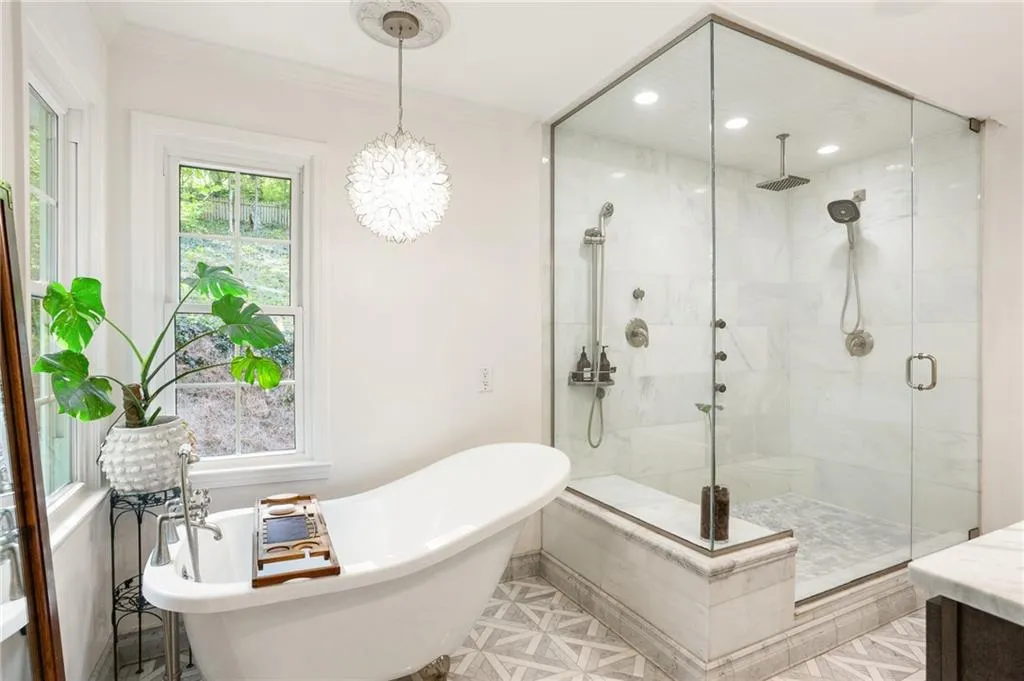 Smyrna, Georgia 30082, United States, 6 Bedrooms Bedrooms, ,5 BathroomsBathrooms,Residential,Active,113885