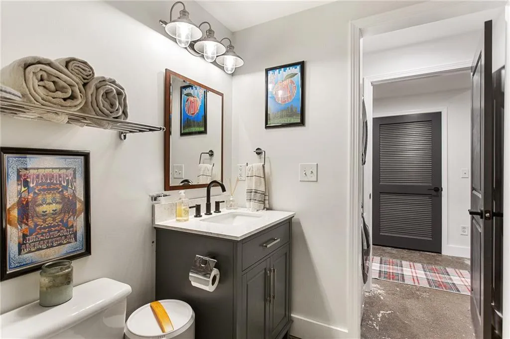 Smyrna, Georgia 30082, United States, 6 Bedrooms Bedrooms, ,5 BathroomsBathrooms,Residential,Active,113885