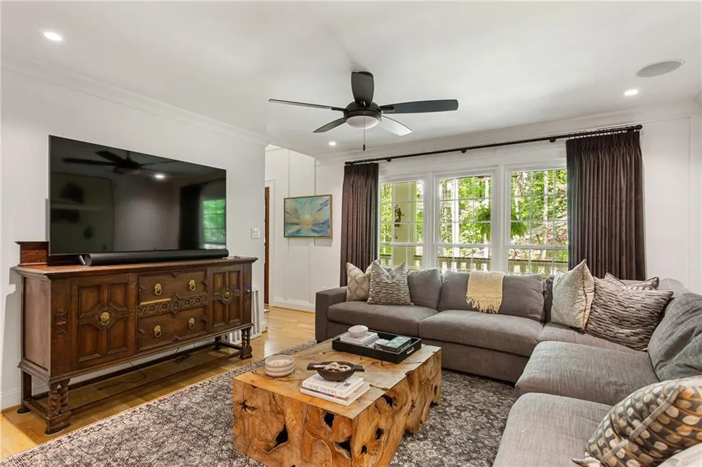 Smyrna, Georgia 30082, United States, 6 Bedrooms Bedrooms, ,5 BathroomsBathrooms,Residential,Active,113885