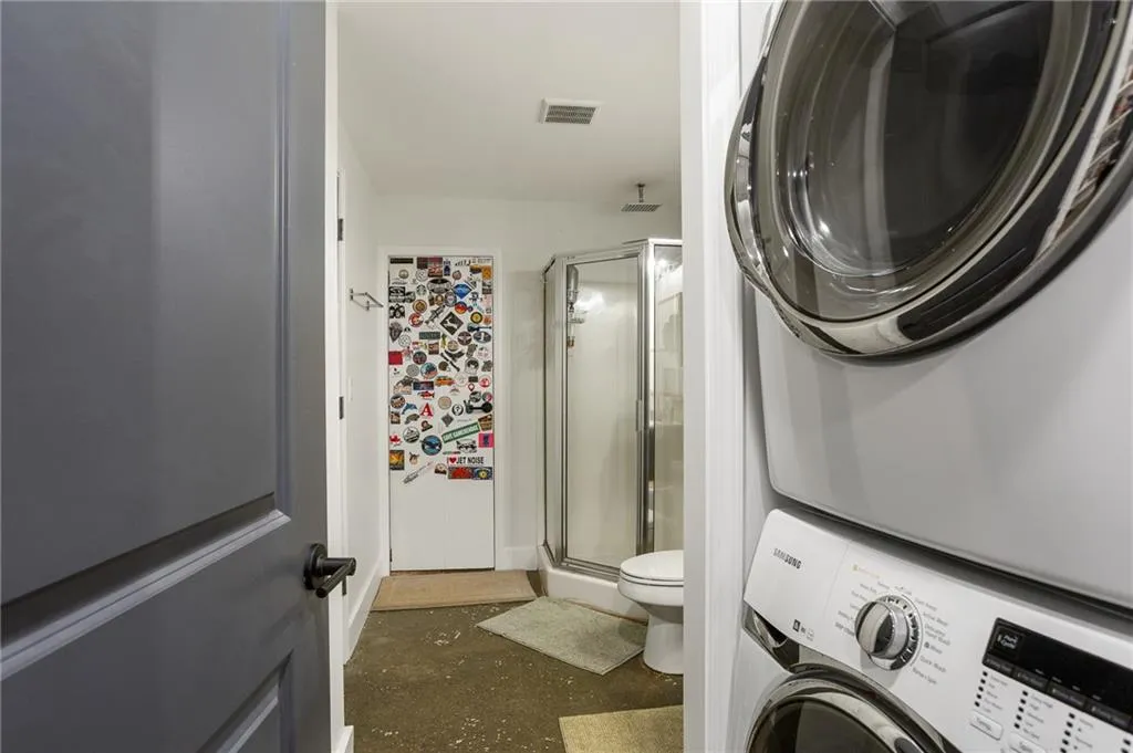 Smyrna, Georgia 30082, United States, 6 Bedrooms Bedrooms, ,5 BathroomsBathrooms,Residential,Active,113885