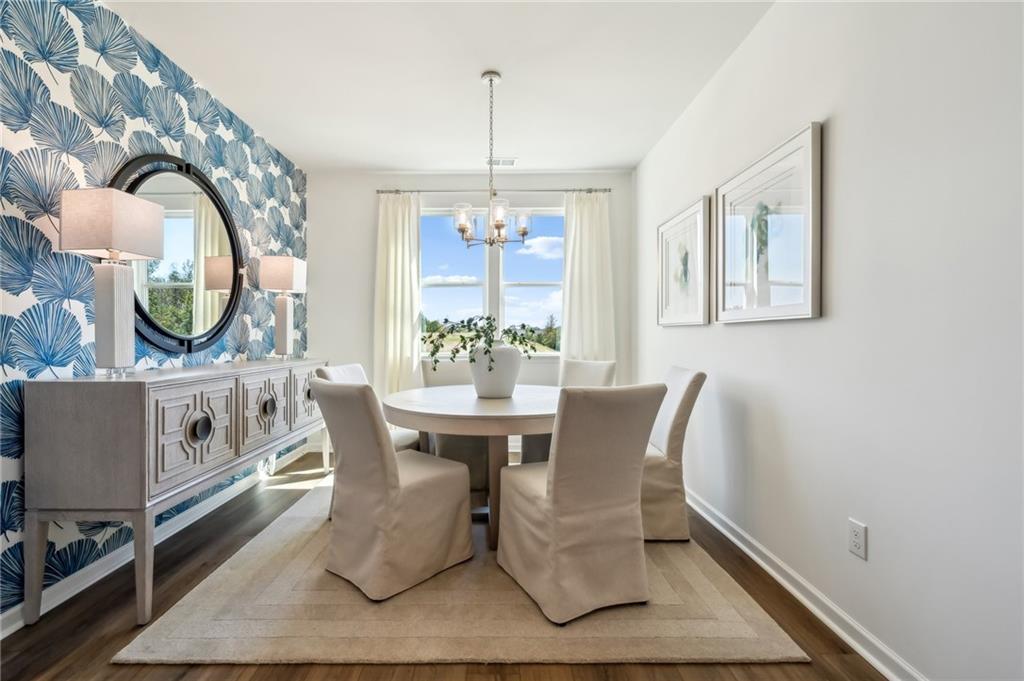 318 Cavalier Lane SE