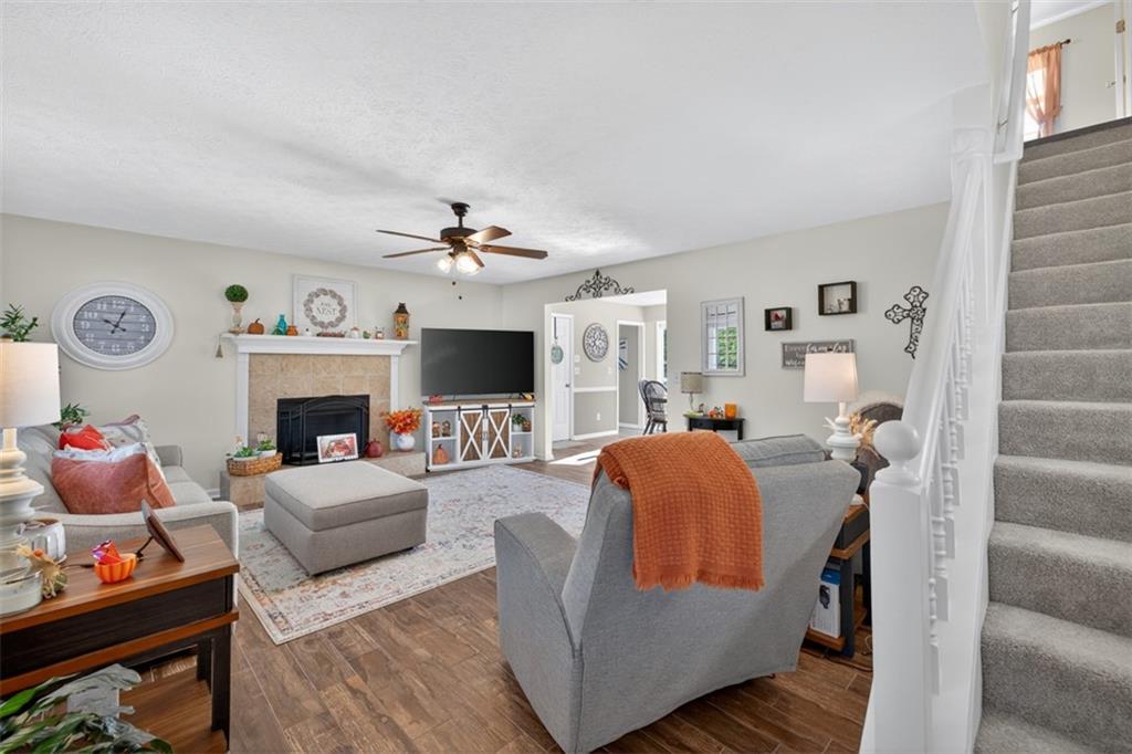 1460 TWIN MANOR Drive