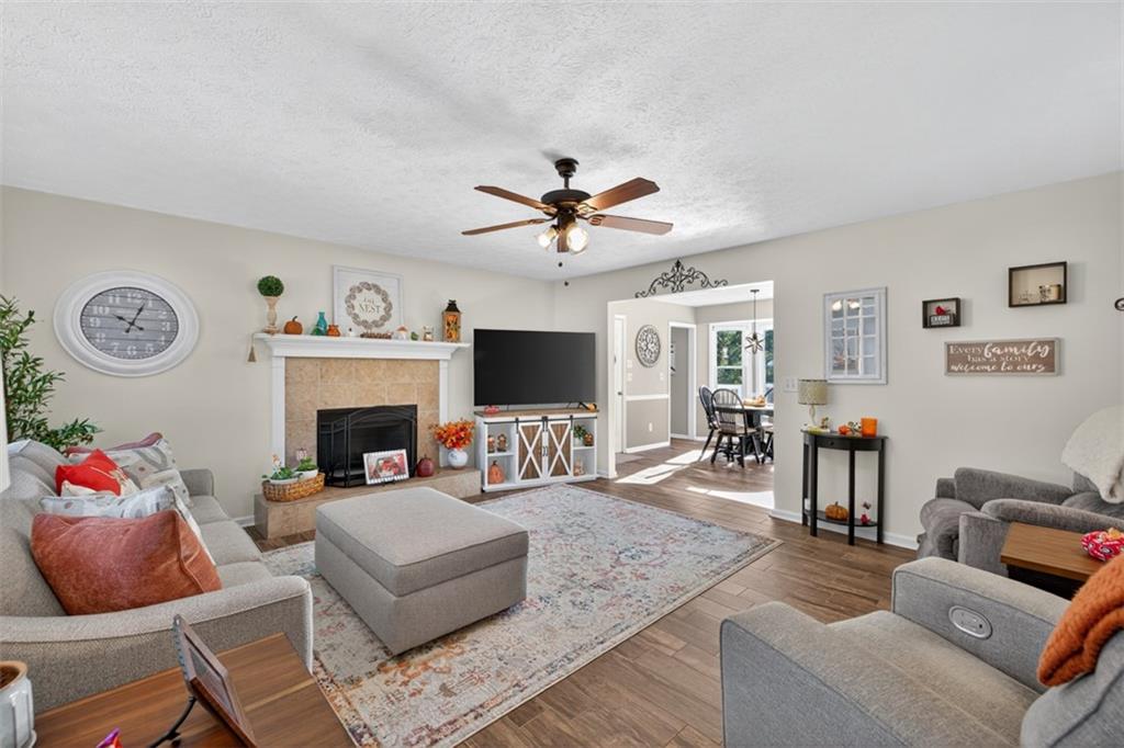 1460 TWIN MANOR Drive